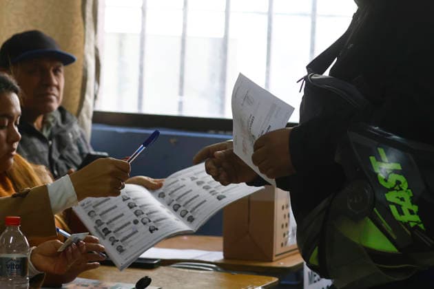Santiago June 7, 2026 Peruvian citizens in Chile vote during the second round of the presidential election in the commune of Providencia Dragomir Yankovic Aton Chile, Santiago Chile Aton 1162991  Copyright: DRAGOMIRxYANKOVIC ATONxCHILE