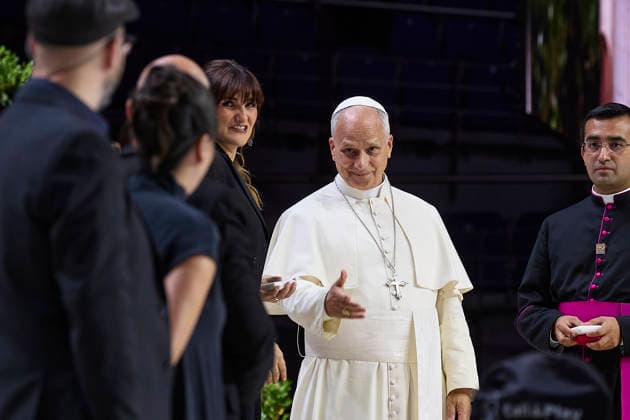Pope Leo XIV presides over the meeting Weaving networks with the world of culture, education, business and sport in Madrid Pope Leo XIV greets the singer Rozalén during the meeting Weaving networks with the world of culture, education, business and sport, at the Movistar Arena, on June 6, 2026, in Madrid Spain The meeting entitled Weaving networks with the world of culture, education, business and sport brings together representatives from different fields to reflect on their contribution to society, The event includes speeches and a space for dialogue on collaboration between civil institutions and the Church 07 JUNE 2026 POPE LEON XIV WEVING NETWORKS JOSÉ COBO RELIGION VISIT MADRID VATICAN VATICAN CITY EDUCATION CULTURE BUSINESS SPORTS M  Copyright: xJesusxHellin EuropaxPress Poolx 7579458