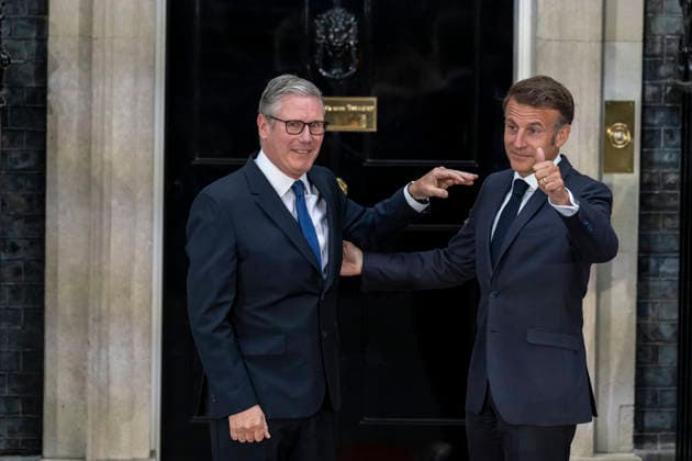 June 7, 2026, London, London, UK: LONDON, UK. Keir Starmer greets President of France. President of Ukraine Volodymyr Zelenskyy arrives in Downing Street for talks with Prime Minister Sir Keir Starmer alongside President of France Emmanuel Macron and Chancellor of Germany Friedrich Merz. The talks are to discuss ongoing European support and solidarity for Ukraine. London UK  - ZUMAl94_ 20260607_zaf_l94_009 Copyright: xStephenxChungx
