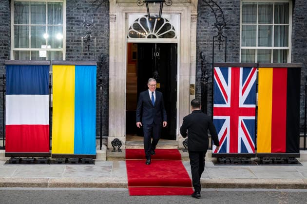 June 7, 2026, London, London, UK: LONDON, UK. President of Ukraine Volodymyr Zelenskyy arrives in Downing Street for talks with Prime Minister Sir Keir Starmer alongside President of France Emmanuel Macron and Chancellor of Germany Friedrich Merz. The talks are to discuss ongoing European support and solidarity for Ukraine. London UK  - ZUMAl94_ 20260607_zaf_l94_010 Copyright: xStephenxChungx