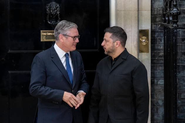 June 7, 2026, London, London, UK: LONDON, UK. President of Ukraine Volodymyr Zelenskyy arrives in Downing Street for talks with Prime Minister Sir Keir Starmer alongside President of France Emmanuel Macron and Chancellor of Germany Friedrich Merz. The talks are to discuss ongoing European support and solidarity for Ukraine. London UK  - ZUMAl94_ 20260607_zaf_l94_014 Copyright: xStephenxChungx