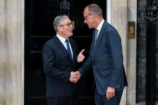 June 7, 2026, London, London, UK: LONDON, UK. Keir Starmer greets Chancellor of Germany. President of Ukraine Volodymyr Zelenskyy arrives in Downing Street for talks with Prime Minister Sir Keir Starmer alongside President of France Emmanuel Macron and Chancellor of Germany Friedrich Merz. The talks are to discuss ongoing European support and solidarity for Ukraine. London UK  - ZUMAl94_ 20260607_zaf_l94_016 Copyright: xStephenxChungx