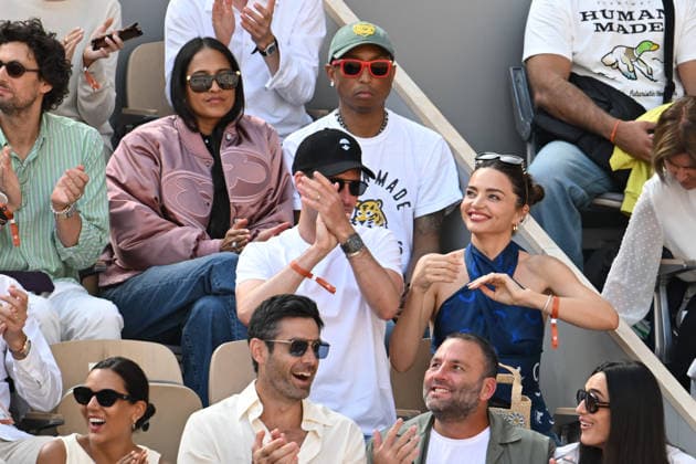 Internationaux de Roland Garros Tribunes du 6 juin Finale Hommes Celebrities watching Mens final during Roland Garros 457128 2026 06 07 France Williams, Pharrell Lasichanh, Helen Kerr, Miranda Spiegel, Evan  Copyright: xSergexArnalx xStarfacex STAR_457128_068