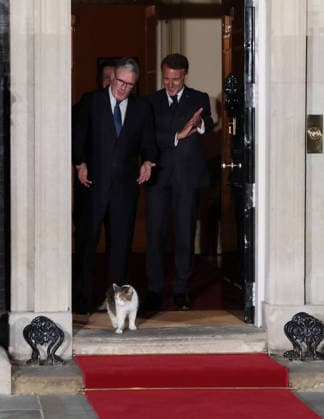 British Prime Minister Keir Starmer (L) says goodbye to French president Emmanuel Macron at No.10 Downing Street in London on Sunday June 07, 2025. Starmer, Merz,Macron and Zelensky have met together to discuss peace in Ukraine.  LON2026060730 HUGOxPHILPOTT