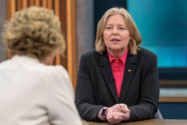 im Bild v.l.: Caren Miosga, Bärbel Bas (SPD), Parteivorsitzende, Bundesministerin für Arbeit und Soziales GER, Berlin, Studio, zu Gast bei - Caren Miosga, Polittalk, TV, Format, Aufzeichnung, Live, Das Erste, aus Adlershof - am Studio 20, Thema: Ist die SPD bereit für große Reformen, Frau Bas?, 07.06.2026, *** in the picture from l Caren Miosga, Bärbel Bas SPD , Party Chairwoman, Federal Minister of Labor and Social Affairs GER, Berlin, Studio, guest of Caren Miosga, Polittalk, TV, format, recording, Live, Das Erste, from Adlershof at Studio 20, topic Is the SPD ready for major reforms, Ms. Bas , 07 06 2026, Copyright: HMBxMedia UwexKoch
