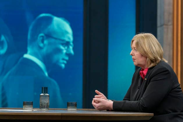 im Bild v.l.: Bärbel Bas (SPD), Parteivorsitzende, Bundesministerin für Arbeit und Soziales GER, Berlin, Studio, zu Gast bei - Caren Miosga, Polittalk, TV, Format, Aufzeichnung, Live, Das Erste, aus Adlershof - am Studio 20, Thema: Ist die SPD bereit für große Reformen, Frau Bas?, 07.06.2026, *** in the picture from l Bärbel Bas SPD , Party Chairwoman, Federal Minister of Labor and Social Affairs GER, Berlin, Studio, guest of Caren Miosga, Polittalk, TV, format, recording, live, Das Erste, from Adlershof at Studio 20, topic Is the SPD ready for major reforms, Ms. Bas , 07 06 2026, Copyright: HMBxMedia UwexKoch