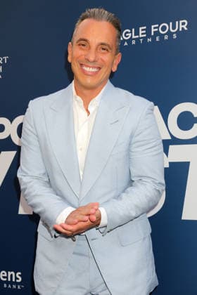June 7, 2026, Newport Beach, Ca, USA: LOS ANGELES - JUN 7: Sebastian Maniscalco at the Newport Beach TV Fest at the Lido Theater on June 7, 2026 in Newport Beach, CA Newport Beach USA - ZUMAnc22 20260607_zaa_nc22_128 Copyright: xKathyxHutchinsx