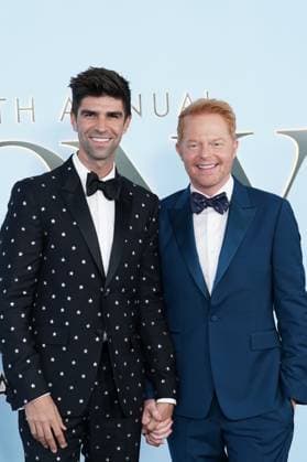 Justin Mikita, Jesse Tyler Ferguson at arrivals for 79th Annual Tony Awards - Arrivals 2, Radio City Music Hall at Rockefeller Center, New York, NY, June 07, 2026. Photo By: Kristin Callahan Everett Collection 79th Annual Tony Awards - Arrivals 2 PUBLICATIONXNOTxINxCANxCHNxFRAxITAxJPNxNORxPOLxRUSxESPxUKxUSA