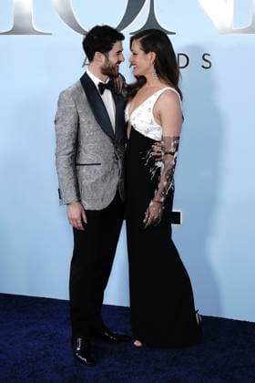Darren Criss, Mia Swier at arrivals for 79th Annual Tony Awards - Arrivals 2, Radio City Music Hall at Rockefeller Center, New York, NY, June 07, 2026. Photo By: Kristin Callahan Everett Collection 79th Annual Tony Awards - Arrivals 2 PUBLICATIONXNOTxINxCANxCHNxFRAxITAxJPNxNORxPOLxRUSxESPxUKxUSA