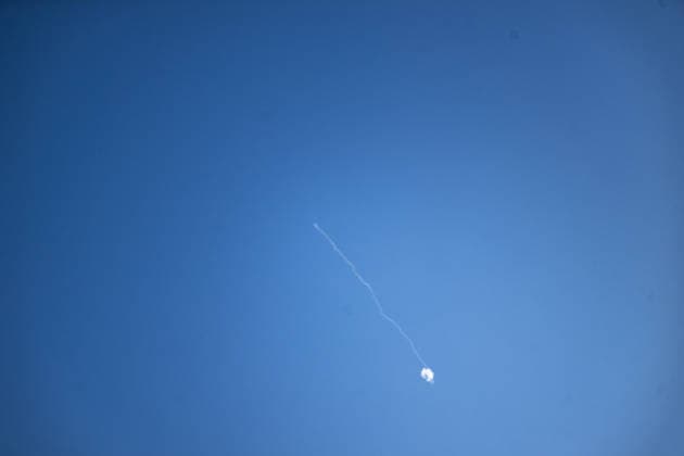 Missiles fired by Iran towards Israel in the skies over Jerusalem JERUSALEM - JUNE 8: A trail and cloud left by a missile launched from Iran are seen in the sky over Jerusalem on June 8, 2026. Sirens sounded across several cities in central and southern Israel following the missile attack, as Israel s air defense system was activated in an attempt to intercept the incoming projectiles. Mostafa Alkharouf Anadolu Jerusalem Jerusalem. Editorial use only. Please get in touch for any other usage.  Copyright: x2026xAnadoluxMostafaxAlkharoufx
