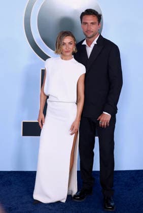 Tony Awards - Arrivals - NYC Tyler Lain and Julianne Hough attend the Tony Awards at Radio City Hall in New York, NY on June 7, 2026. Photo by Charles Guerin ABACAPRESS.COM New York City NY United States  Copyright: xGuerinxCharles ABACAx