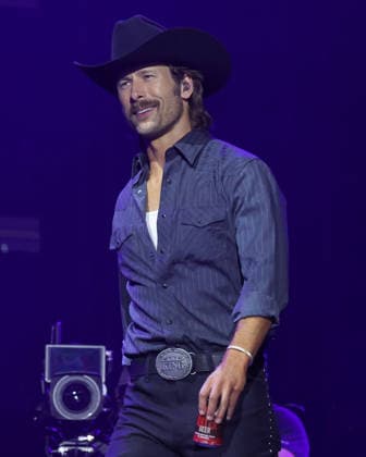 CMA Music Festival - Day 4 Glen Powell onstage at day four of the CMA Music Festival held at Nissan Stadium on June 7, 2026 in Nashville, TN. Nashville Nissan Stadium Tennessee USA Copyright: xCurtisxHilbunx xAFF-USA.comx