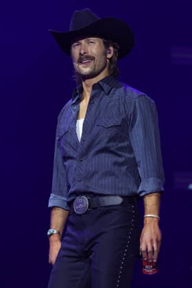 CMA Music Festival - Day 4 Glen Powell onstage at day four of the CMA Music Festival held at Nissan Stadium on June 7, 2026 in Nashville, TN. Nashville Nissan Stadium Tennessee USA Copyright: xCurtisxHilbunx xAFF-USA.comx