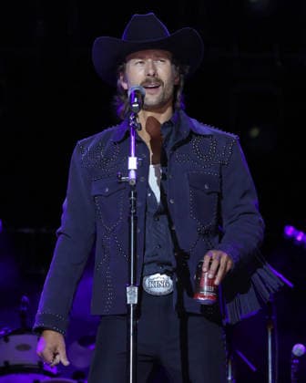 CMA Music Festival - Day 4 Glen Powell onstage at day four of the CMA Music Festival held at Nissan Stadium on June 7, 2026 in Nashville, TN. Nashville Nissan Stadium Tennessee USA Copyright: xCurtisxHilbunx xAFF-USA.comx