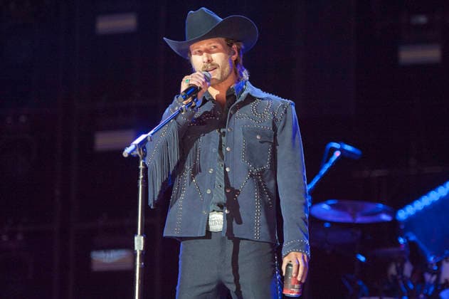 June 7, 2026 - Nashville, Tennessee; USA - Actor GLEN POWELL makes an appearance at the Nissan Stadium as part of the 2026 CMA Music Festival that took place in downtown Nashville. Copyright 2026 . Nashville USA  - ZUMAm78_ 20260608_zaf_m78_006 Copyright: xJasonxMoorex