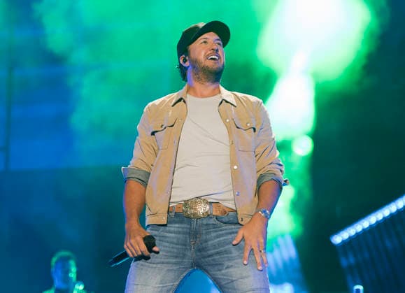 June 7, 2026 - Nashville, Tennessee; USA - Musician LUKE BRYAN performs live at the Nissan Stadium as part of the 2026 CMA Music Festival that took place in downtown Nashville. Copyright 2026 . Nashville USA  - ZUMAm78_ 20260608_zaf_m78_022 Copyright: xJasonxMoorex