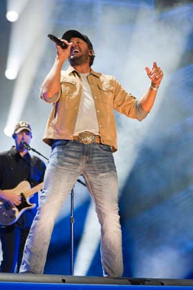 June 7, 2026 - Nashville, Tennessee; USA - Musician LUKE BRYAN performs live at the Nissan Stadium as part of the 2026 CMA Music Festival that took place in downtown Nashville. Copyright 2026 . Nashville USA  - ZUMAm78_ 20260608_zaf_m78_024 Copyright: xJasonxMoorex