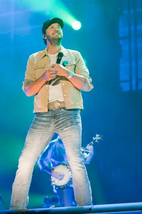 June 7, 2026 - Nashville, Tennessee; USA - Musician LUKE BRYAN performs live at the Nissan Stadium as part of the 2026 CMA Music Festival that took place in downtown Nashville. Copyright 2026 . Nashville USA  - ZUMAm78_ 20260608_zaf_m78_028 Copyright: xJasonxMoorex