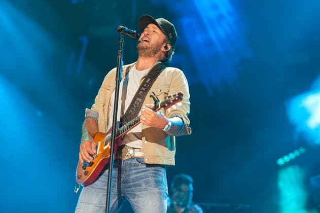 June 7, 2026 - Nashville, Tennessee; USA - Musician LUKE BRYAN performs live at the Nissan Stadium as part of the 2026 CMA Music Festival that took place in downtown Nashville. Copyright 2026 . Nashville USA  - ZUMAm78_ 20260608_zaf_m78_035 Copyright: xJasonxMoorex