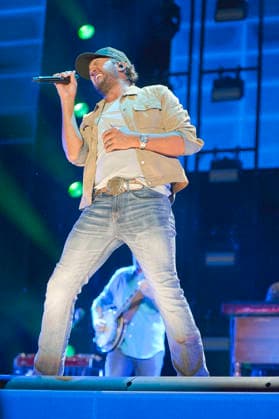 June 7, 2026 - Nashville, Tennessee; USA - Musician LUKE BRYAN performs live at the Nissan Stadium as part of the 2026 CMA Music Festival that took place in downtown Nashville. Copyright 2026 . Nashville USA  - ZUMAm78_ 20260608_zaf_m78_029 Copyright: xJasonxMoorex