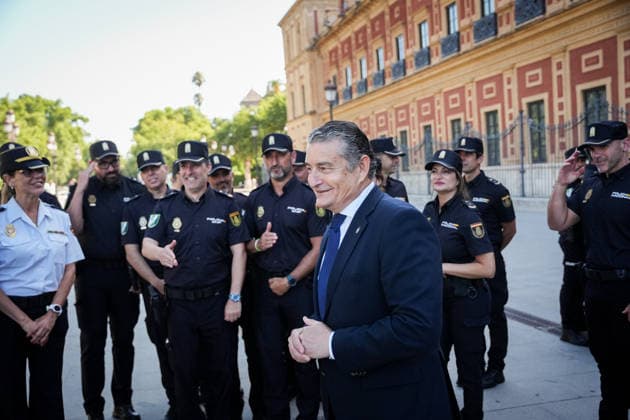 Presentation of the new members of the National Police attached to Andalusia The acting Minister of Health, Presidency and Emergencies, Antonio Sanz, attends the presentation of the new members of the National Police attached to the Autonomous Community of Andalusia June 8, 2026 in Seville Andalusia, Spain The acting president of the Junta and PP candidate for re-election, Juanma Moreno, has valued this Monday, during his speech at a ceremony with the new members of the National Police attached to the Autonomous Community of Andalusia, the message of Pope Leo XIV on the importance of understanding, three days before the Andalusian Parliament of the XIII Legislature is constituted, this Thursday June 11 08 JUNE 2026 María José Ló Sevilla An  Copyright: xMariaxJosÃ xLopezx 7579866