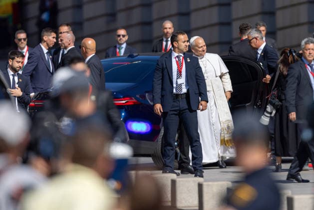 June 8, 2026, Madrid, Spain: Pope Leo XIV arrives at the Spanish Parliament in Madrid during his visit to Spain. Madrid Spain  - ZUMAl194 20260608_zip_l194_001 Copyright: xMarekxLadzinskix