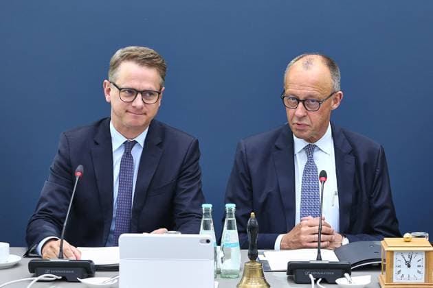 Berlin, Deutschland, 08.06.2026: Konrad-Adenauer-Haus: CDU-Bundesvorstandssitzung: Carsten Linnemann (CDU) und Bundeskanzler Friedrich Merz (CDU) *** Berlin, Germany, 08 06 2026 Konrad Adenauer Haus CDU Federal Executive Committee Meeting Carsten Linnemann CDU and Federal Chancellor Friedrich Merz CDU Copyright: xdtsxNachrichtenagenturx dts_121936