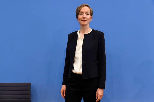 ABB BPK- Prof. Dr. Ursula Schroeder, Institut für Friedensforschung und Sicherheitspolitik an der Universität Hamburg (IFSH) Thema Bericht Vorstellung Friedensgutachten 2026 Die neuen Warlords. Gewaltdynamiken einhegen auf der BPK Bundespressekonferenz am 08.06.2026 in Berlin Berlin Deutschland *** ABB BPK Prof Dr Ursula Schroeder, Institute for Peace Research and Security Policy at the University of Hamburg IFSH Topic Report Presentation Peace Report 2026 Curbing the New Warlords Violence Dynamics at the BPK Federal Press Conference on 08 06 2026 in Berlin Berlin Germany