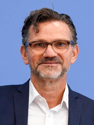 ABB BPK-Prof. Dr. Conrad Schetter, Bonn International Centre for Conflict Studies (bicc) Thema Bericht Vorstellung Friedensgutachten 2026 Die neuen Warlords. Gewaltdynamiken einhegen auf der BPK Bundespressekonferenz am 08.06.2026 in Berlin Berlin Deutschland *** ABB BPK Prof Dr Conrad Schetter, Bonn International Centre for Conflict Studies bicc Topic Report Presentation Peace Report 2026 The New Warlords Contain Violence Dynamics at the BPK Federal Press Conference on 08 06 2026 in Berlin Berlin Germany