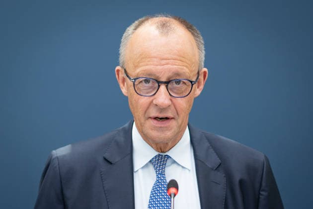 Friedrich Merz, CDU-Vorsitzender und Bundeskanzler, zu Beginn der Bundesvorstandssitzung;CDU Bundesvorstand und Gremiensitzungen am 08.06.2026, Berlin Berlin Deutschland Konrad-Adenauer-Haus, Bundespart *** Friedrich Merz, CDU Chairman and Federal Chancellor, at the beginning of the Federal Executive Committee meeting CDU Federal Executive Committee and committee meetings on 08 06 2026, Berlin Berlin Germany Konrad Adenauer Haus, Bundespart