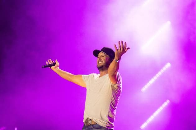 LUKE BRYAN on stage for CMA Fest 2026 - SUN, , Nashville, TN, June 07, 2026. Photo By: Justin Renfroe Everett Collection CMA Fest 2026 - SUN PUBLICATIONXNOTxINxCANxCHNxFRAxITAxJPNxNORxPOLxRUSxESPxUKxUSA