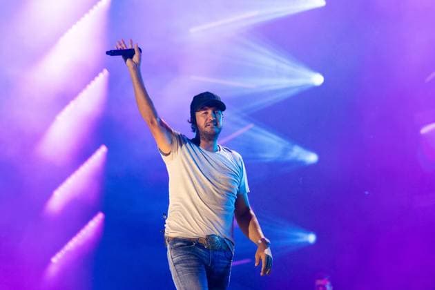 LUKE BRYAN on stage for CMA Fest 2026 - SUN, , Nashville, TN, June 07, 2026. Photo By: Justin Renfroe Everett Collection CMA Fest 2026 - SUN PUBLICATIONXNOTxINxCANxCHNxFRAxITAxJPNxNORxPOLxRUSxESPxUKxUSA