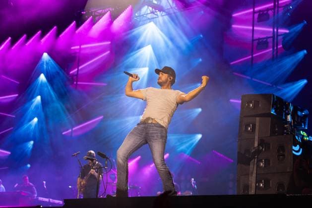 LUKE BRYAN on stage for CMA Fest 2026 - SUN, , Nashville, TN, June 07, 2026. Photo By: Justin Renfroe Everett Collection CMA Fest 2026 - SUN PUBLICATIONXNOTxINxCANxCHNxFRAxITAxJPNxNORxPOLxRUSxESPxUKxUSA