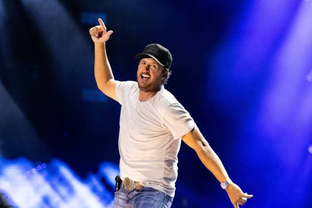 LUKE BRYAN on stage for CMA Fest 2026 - SUN, , Nashville, TN, June 07, 2026. Photo By: Justin Renfroe Everett Collection CMA Fest 2026 - SUN PUBLICATIONXNOTxINxCANxCHNxFRAxITAxJPNxNORxPOLxRUSxESPxUKxUSA