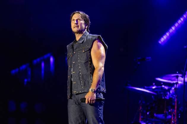 RUSSELL DICKERSON on stage for CMA Fest 2026 - SUN, , Nashville, TN, June 07, 2026. Photo By: Justin Renfroe Everett Collection CMA Fest 2026 - SUN PUBLICATIONXNOTxINxCANxCHNxFRAxITAxJPNxNORxPOLxRUSxESPxUKxUSA