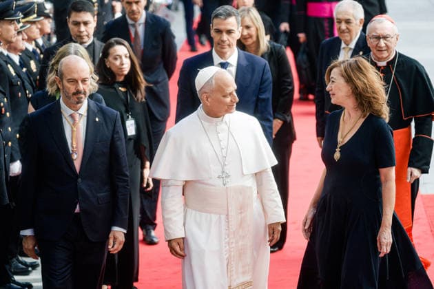 Pope Leo XIV visits Congress I D The President of the Senate, Pedro Rollán Pope Leo XIV, and the President of Congress, Francina Armengol, during the Pontiffs visit to the Congress of Deputies, on June 8, 2026, in Madrid Spain Leo XIV is the first Pope to deliver a speech as head of the Vatican State to deputies and senators, as part of his official trip to Spain 08 JUNE 2026 Carlos Lujá Madrid Madrid Madrid Espana  Copyright: xCarlosxLujanx 7580445