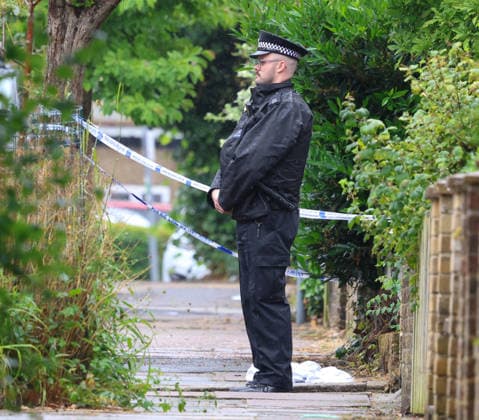 June 8, 2026, London, London, UK: London, UK. A police officer outside the house of a murder scene in North Finchley, London. Detectives have launched a murder investigation following the death of a 19 year old woman. London UK  - ZUMAl94_ 20260608_zaf_l94_005 Copyright: xJacquelinexLawriex