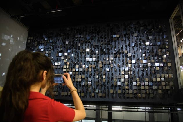 Julio Le Parc Press View at TATE Modern, London, UK - 8 June 2026 A staff member views Continual Mobile Tate by Julio Le Parc as part of The Julio Le Parc Press View which runs from 11th June 2026 to 3rd May 2027 at TATE Modern, London, England, UK on Monday 8 June, 2026., Credit:Justin Ng Avalon UK, England, London, TATE Modern  Copyright: xJustinxNgx xAvalonx 1108881978