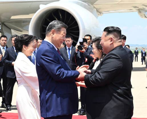 (260608) -- PYONGYANG, June 8, 2026 -- Xi Jinping, general secretary of the Communist Party of China Central Committee and Chinese president, arrives in Pyongyang for a state visit to the Democratic People s Republic of Korea (DPRK) on June 8, 2026. Kim Jong Un, general secretary of the Workers Party of Korea and president of the State Affairs of the DPRK, and his wife, Ri Sol Ju, welcomed Xi and his wife, Peng Liyuan, at the airport in Pyongyang on Monday. ) DPRK-PYONGYANG-CHINA-XI JINPING-STATE VISIT-ARRIVAL XiexHuanchi 