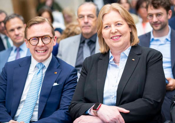Bärbel Bas + Hendrik Wüst beim BMDS EUR, Deutschland, Berlin, 08.06.2026: Keynote von Bärbel Bas (SPD), Bundesministerin für Arbeit und Soziales auf einer Veranstaltung des BMDS zu 1 Jahr Staatsmodernisierung mit Wirkung in der Berlin-Brandenburgischen Akademie der Wissenschaften. Zu Gast: Hendrik Wüst, Ministerpräsident des Landes Nordrhein-Westfalen, und Cem Özdemir, Ministerpräsident des Landes Baden-Württemberg. *** Bärbel Bas Hendrik Wüst at BMDS EUR, Germany, Berlin, 08 06 2026 Keynote speech by Bärbel Bas SPD , Federal Minister of Labour and Social Affairs at a BMDS event on 1 year of state modernization with impact at the Berlin Brandenburg Academy of Sciences Guest Hendrik Wüst, Minister President of North Rhine-We