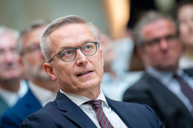 Karsten Wildberger beim BMDS EUR, Deutschland, Berlin, 08.06.2026: Keynote von Karsten Wildberger (CDU), Bundesminister für Digitalisierung und Staatsmodernisierung auf einer Veranstaltung des BMDS zu 1 Jahr Staatsmodernisierung mit Wirkung in der Berlin-Brandenburgischen Akademie der Wissenschaften. Zu Gast: Hendrik Wüst, Ministerpräsident des Landes Nordrhein-Westfalen, und Cem Özdemir, Ministerpräsident des Landes Baden-Württemberg. *** Karsten Wildberger at BMDS EUR, Germany, Berlin, 08 06 2026 Keynote speech by Karsten Wildberger CDU , Federal Minister for Digitization and State Modernization at a BMDS event on 1 year of state modernization with impact at the Berlin Brandenburg Academy of Sciences Guest Hendrik Wüst, Minis