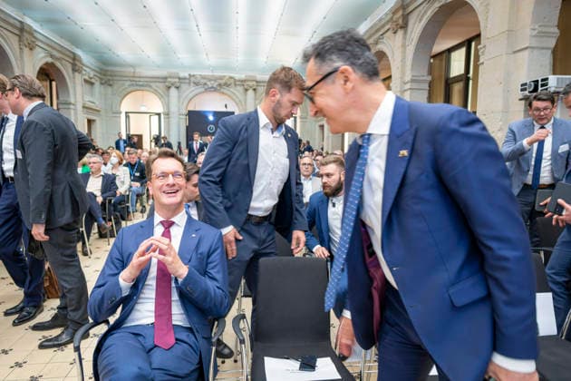 Hendrik Wüst + Cem Özdemir beim BMDS EUR, Deutschland, Berlin, 08.06.2026: Veranstaltung des BMDS zu 1 Jahr Staatsmodernisierung mit Wirkung in der Berlin-Brandenburgischen Akademie der Wissenschaften. Zu Gast: Hendrik Wüst, Ministerpräsident des Landes Nordrhein-Westfalen, und Cem Özdemir, Ministerpräsident des Landes Baden-Württemberg. *** Hendrik Wüst Cem Özdemir at the BMDS EUR, Germany, Berlin, 08 06 2026 BMDS event on 1 year of state modernization with impact at the Berlin Brandenburg Academy of Sciences Guest Hendrik Wüst, Minister President of North Rhine-Westphalia, and Cem Özdemir, Minister President of Baden Württemberg