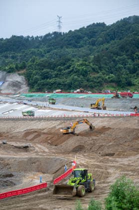 (260608) -- YICHANG, June 8, 2026 -- This photo taken on June 8, 2026 shows the construction site in an early-phase excavation zone of the Three Gorges new waterway project in Yichang, central China s Hubei Province. China on Monday began construction of a mega waterway project, including what is expected to become the world s largest inland ship lock, in response to the rising shipping demand along the Yangtze, the world s third-longest river. It is the first major project to break ground during China s 15th Five-Year Plan period (2026-2030), a critical stage in the country s efforts to advance toward its goal of basically realizing socialist modernization by 2035. ) CHINA-HUBEI-YICHANG-THREE GORGES-NEW WATERWAY PROJECT (CN) WuxZhizun 