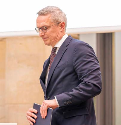 Karsten Wildberger beim BMDS EUR, Deutschland, Berlin, 08.06.2026: Keynote von Karsten Wildberger (CDU), Bundesminister für Digitalisierung und Staatsmodernisierung auf einer Veranstaltung des BMDS zu 1 Jahr Staatsmodernisierung mit Wirkung in der Berlin-Brandenburgischen Akademie der Wissenschaften. Zu Gast: Hendrik Wüst, Ministerpräsident des Landes Nordrhein-Westfalen, und Cem Özdemir, Ministerpräsident des Landes Baden-Württemberg. *** Karsten Wildberger at BMDS EUR, Germany, Berlin, 08 06 2026 Keynote speech by Karsten Wildberger CDU , Federal Minister for Digitization and State Modernization at a BMDS event on 1 year of state modernization with impact at the Berlin Brandenburg Academy of Sciences Guest Hendrik Wüst, Minis