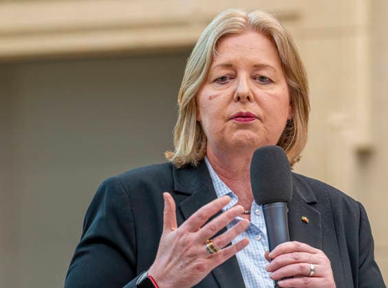 Bärbel Bas beim BMDS EUR, Deutschland, Berlin, 08.06.2026: Keynote von Bärbel Bas (SPD), Bundesministerin für Arbeit und Soziales auf einer Veranstaltung des BMDS zu 1 Jahr Staatsmodernisierung mit Wirkung in der Berlin-Brandenburgischen Akademie der Wissenschaften. Zu Gast: Hendrik Wüst, Ministerpräsident des Landes Nordrhein-Westfalen, und Cem Özdemir, Ministerpräsident des Landes Baden-Württemberg. *** Bärbel Bas at BMDS EUR, Germany, Berlin, 08 06 2026 Keynote speech by Bärbel Bas SPD , Federal Minister of Labour and Social Affairs at a BMDS event on 1 year of state modernization with impact at the Berlin Brandenburg Academy of Sciences Guest Hendrik Wüst, Minister President of the State of North Rhine-Westphalia, and Ce