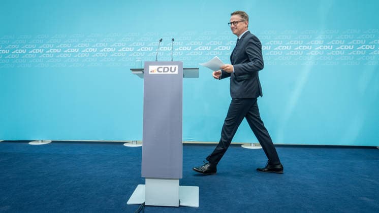Carsten Linnemann, CDU-Generalsekretär, während der Pressekonferenz nach der Bundesvorstandssitzung;CDU Bundesvorstand und Gremiensitzungen am 08.06.2026, Berlin Berlin Deutschland Konrad-Adenauer-Haus, Bundespart *** Carsten Linnemann, CDU Secretary General, during the press conference after the Federal Executive Committee meeting CDU Federal Executive Committee and committee meetings on 08 06 2026, Berlin Berlin Germany Konrad Adenauer Haus, Bundespart