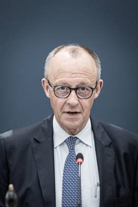 Friedrich Merz, CDU-Vorsitzender und Bundeskanzler, zu Beginn der Bundesvorstandssitzung;CDU Bundesvorstand und Gremiensitzungen am 08.06.2026, Berlin Berlin Deutschland Konrad-Adenauer-Haus, Bundespart *** Friedrich Merz, CDU Chairman and Federal Chancellor, at the beginning of the Federal Executive Committee meeting CDU Federal Executive Committee and committee meetings on 08 06 2026, Berlin Berlin Germany Konrad Adenauer Haus, Bundespart