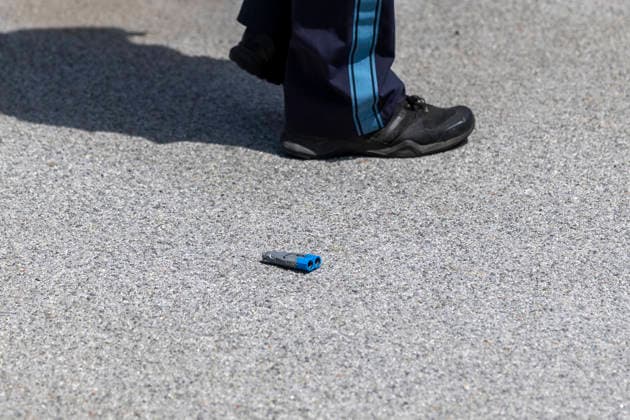 Im Rahmen des Pressetermins erfolgt eine praxisnahe Vorführung des Taser-Einsatzes (Distanz-Elektroimpulsgeräte DEIG) durch die Bayerische Polizei am 8.6.2026 in Schweinfurt. *** As part of the press event, there will be a practical demonstration of the use of Taser distance electro-pulse devices DEIG by the Bavarian police on 8 6 2026 in Schweinfurt Copyright: HMBxMedia xHeikoxBecker