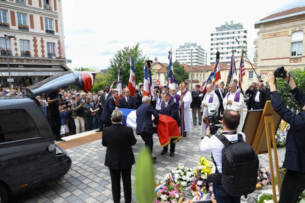 Andre Santini Funeral - Issy-les-Moulineaux Funeral ceremony of Mayor of Issy-les-Moulineaux Andre Santini at the Saint-Etienne church in Issy-les-Moulineaux near Paris, France on June 8, 2026. Andre Santini died on June 1, 2026, aged 85. Photo by Nasser Berzane ABACAPRESS.COM Issy-les-Moulineaux France  Copyright: xBerzanexNasser ABACAx