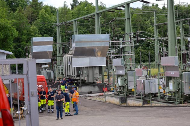 Reutlingen Themenbilder: Umspannwerk Brand in Reutlingen-Betzingen, 08.06.2026 Themenbilder: Umspannwerk Brand in Reutlingen-Betzingen, 08.06.2026, Reparaturarbeiten an der Umspannwerk *** Reutlingen Theme pictures Substation fire in Reutlingen Betzingen, 08 06 2026 Theme pictures Substation fire in Reutlingen Betzingen, 08 06 2026, Repair work on the substation Copyright: xEibner-Pressefoto DimitrixDrofitx EP_ddh